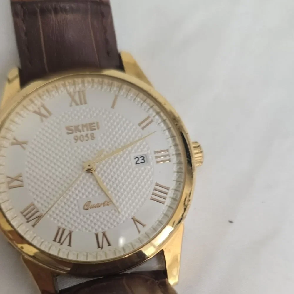 Gold‎ and Silver Watches with Leather Straps